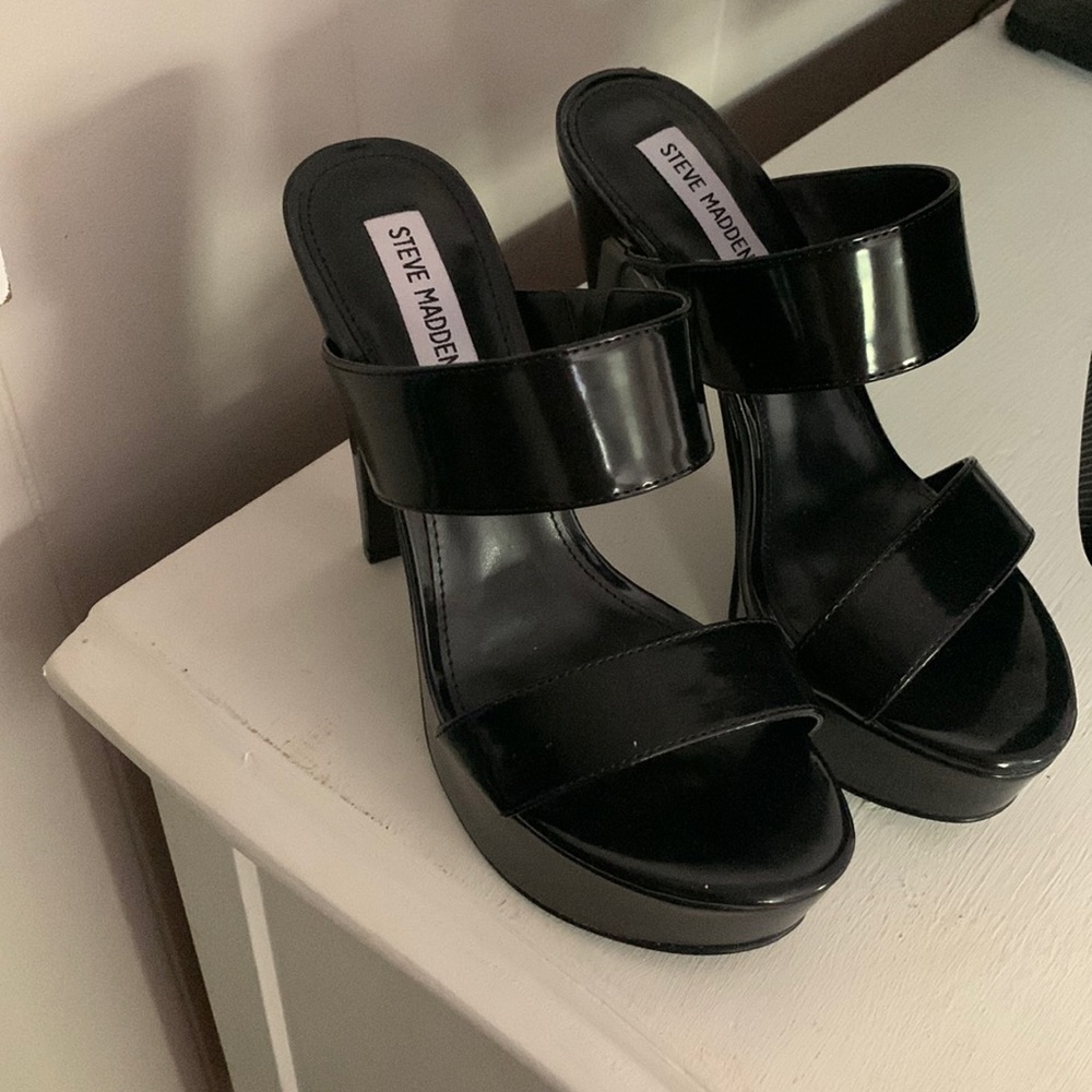Black Steve Madden heels size 7.5 like NEW